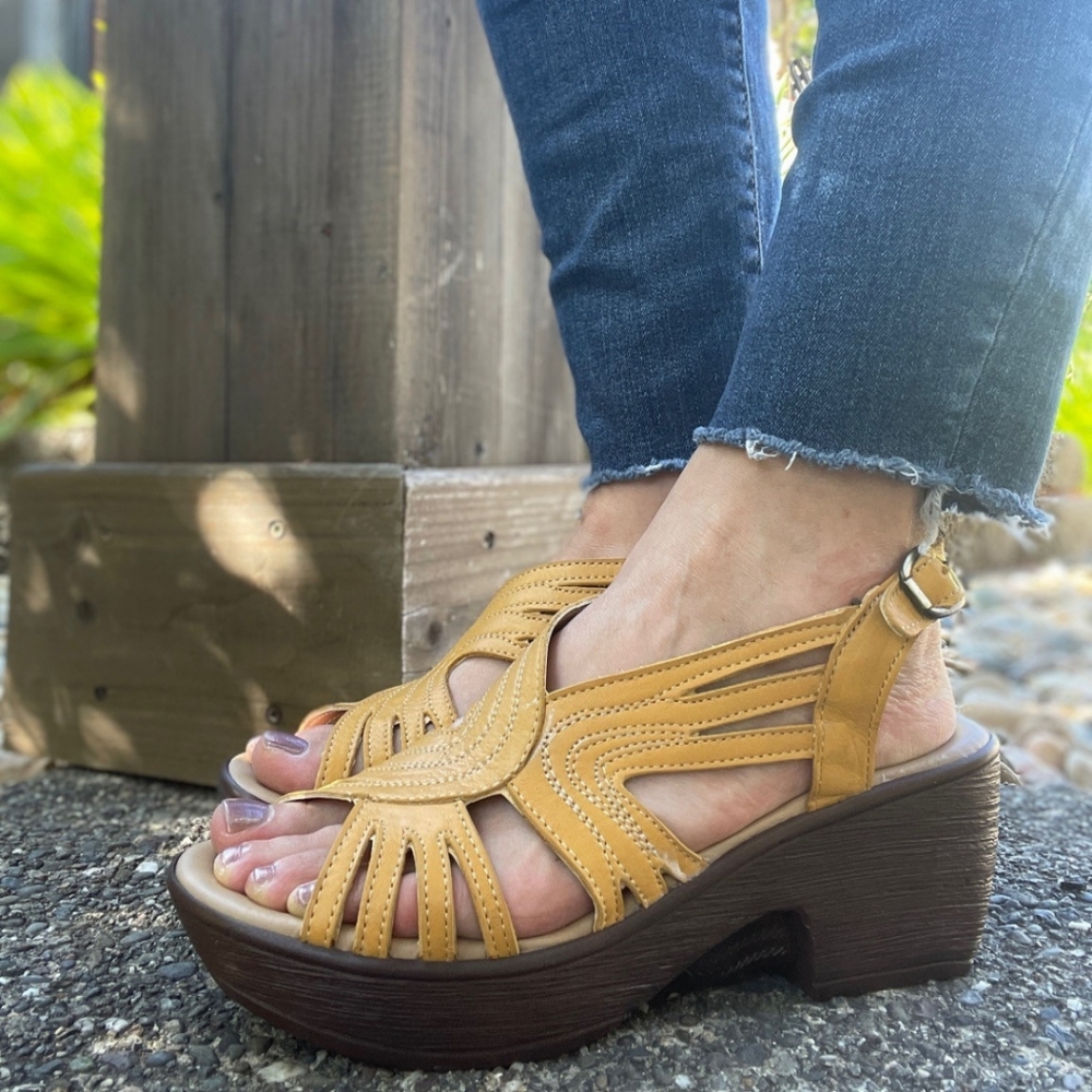 Venus Italian Leather Wedge Sandals Shoes Yellow, 38 (US 7-7.5), Sole Desire NIB